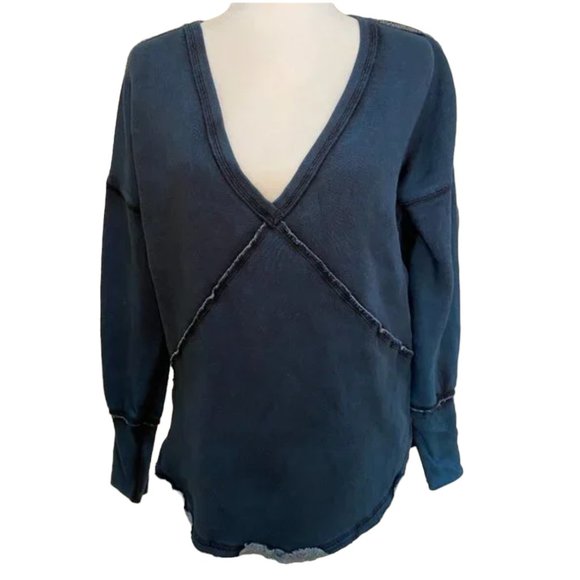 Free People Tops - FREE PEOPLE V Neck Sweatshirt Tunic - size small